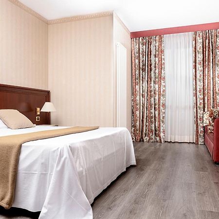 Castelnovo di Sotto Hotel Poli מראה חיצוני תמונה