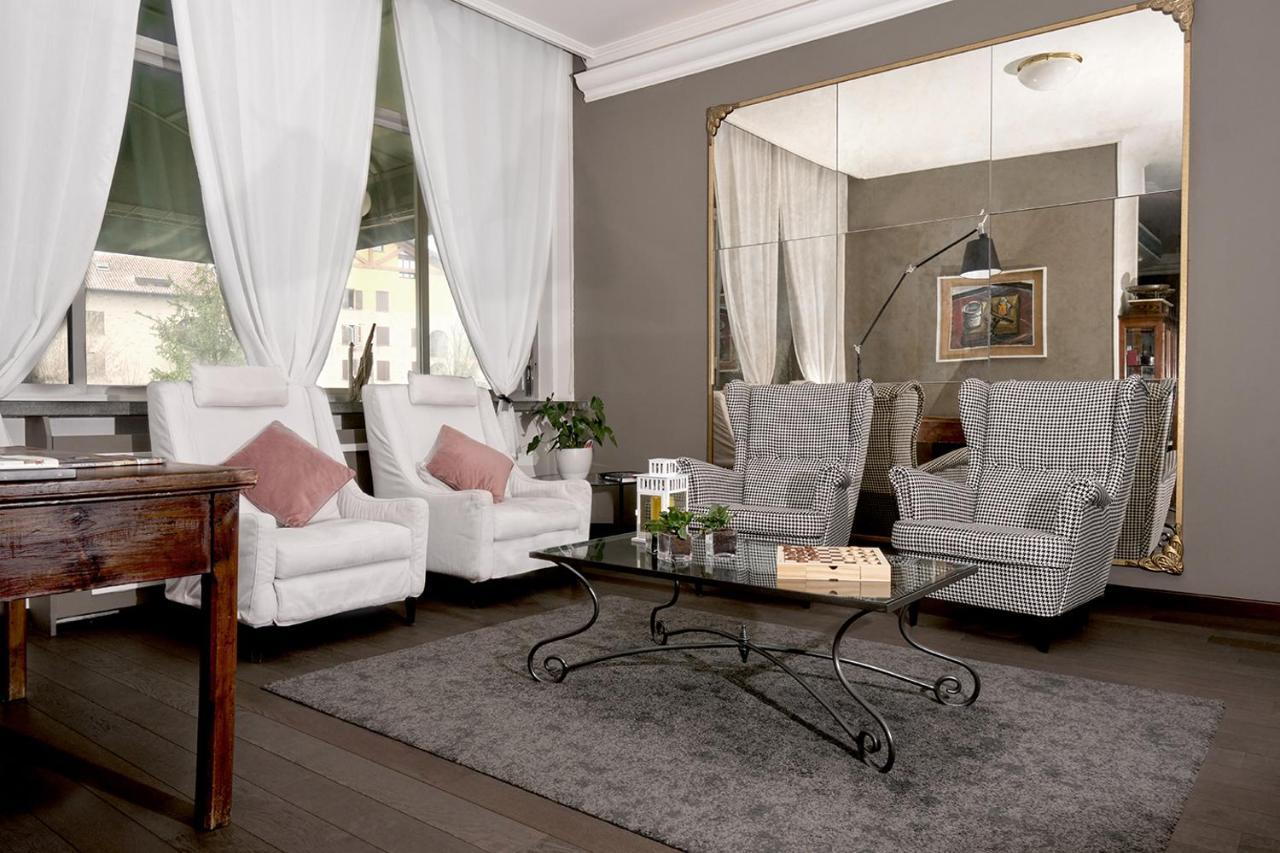 Castelnovo di Sotto Hotel Poli מראה חיצוני תמונה